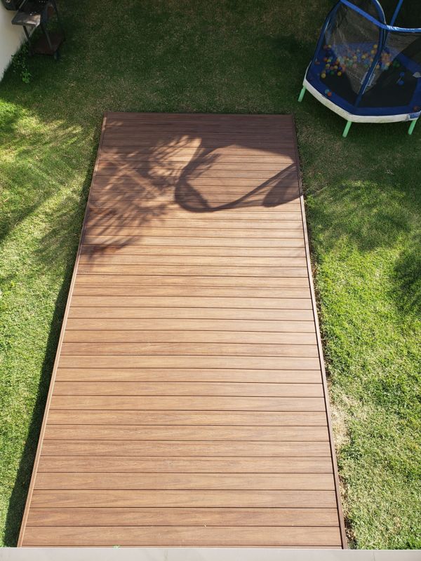 Passarela de deck em jardim