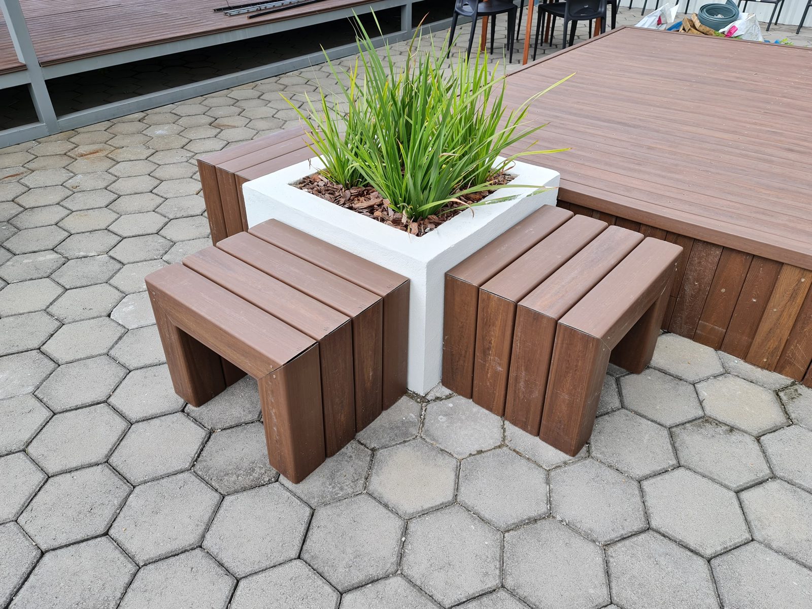 Tábua 100 x 32 mm em Deck Ecológico