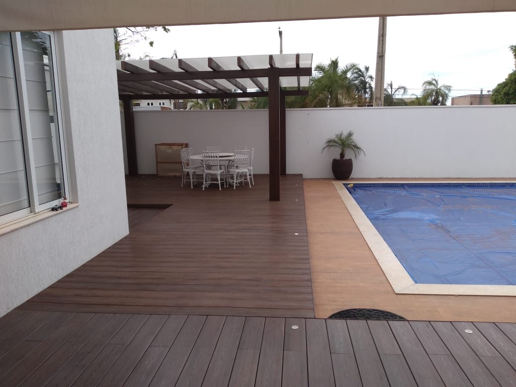 Coluna 90 x 90 mm em Deck Ecológico