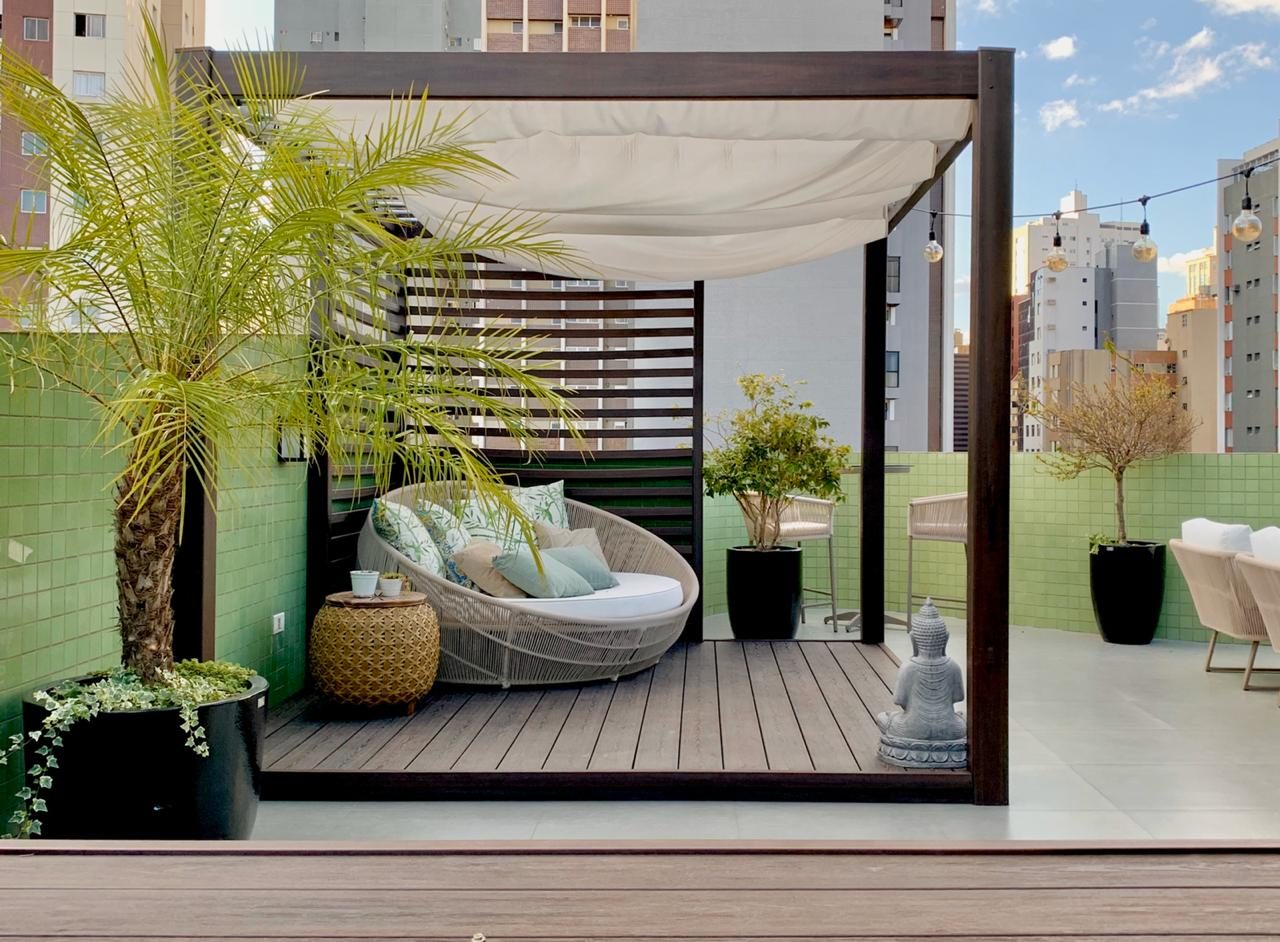 Coluna 90 x 90 mm com metalon em Deck Ecológico